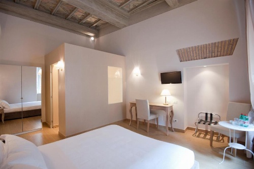 Little Queen Suite image 26