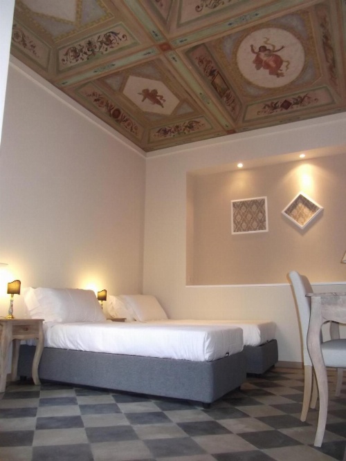 Little Queen Suite image 3