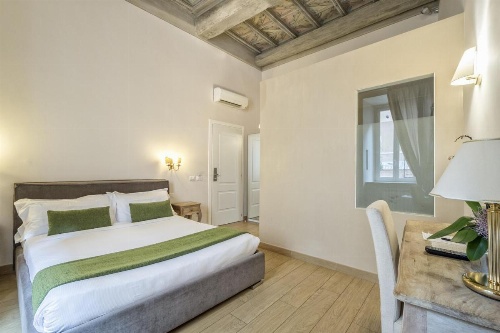 Little Queen Suite image 31